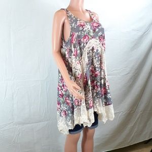 Umgee Floral Top size M